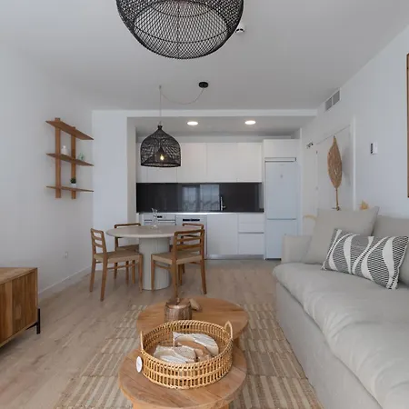 Unique Three-bedroom In The Heart Of Appartamento Málaga
